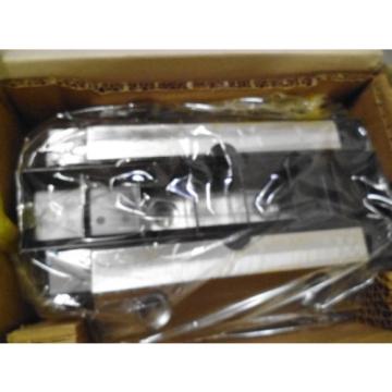 REXROTH Dutch USA R165351410 LINEAR BEARING *NEW IN BOX*